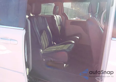 2017 Dodge Grand Caravan Sxt z USA, uszkodzony, nr VIN 2C4RDGCG5HR581199